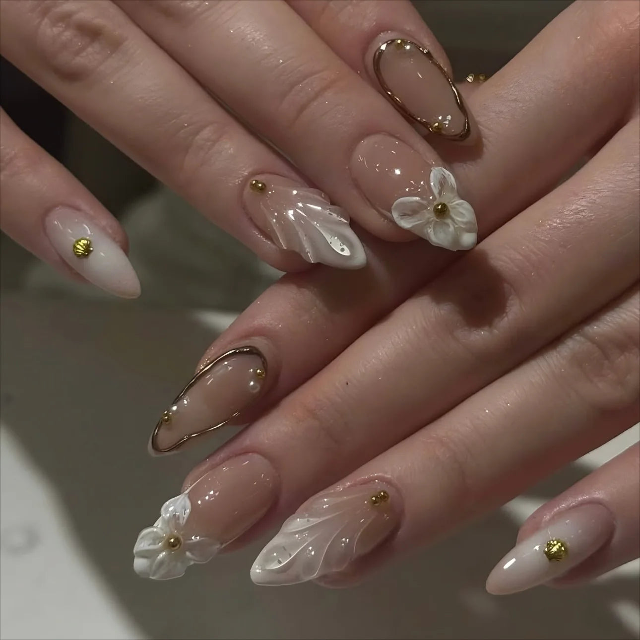 24Pcs/Set French Almond Press on Nails Pink Flower Fake Nails Spicy Girls False Nail Artificial Tips 네일팁 Накладные Ногти Uñas