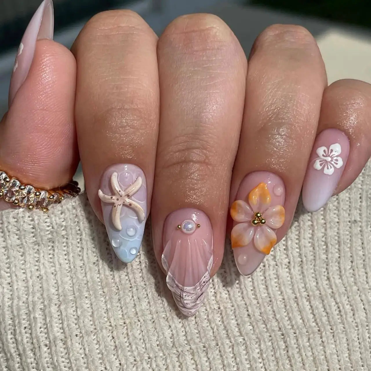 24Pcs/Set French Almond Press on Nails Pink Flower Fake Nails Spicy Girls False Nail Artificial Tips 네일팁 Накладные Ногти Uñas