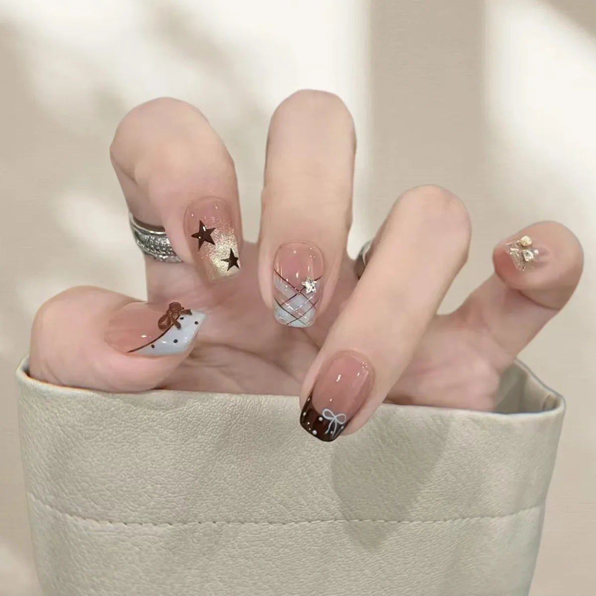 24Pcs Gradient Pink Full Cover Fake Nail Tips with White Bow Glitter Almond False Nails Grid Pattern Press on Nails Wearable