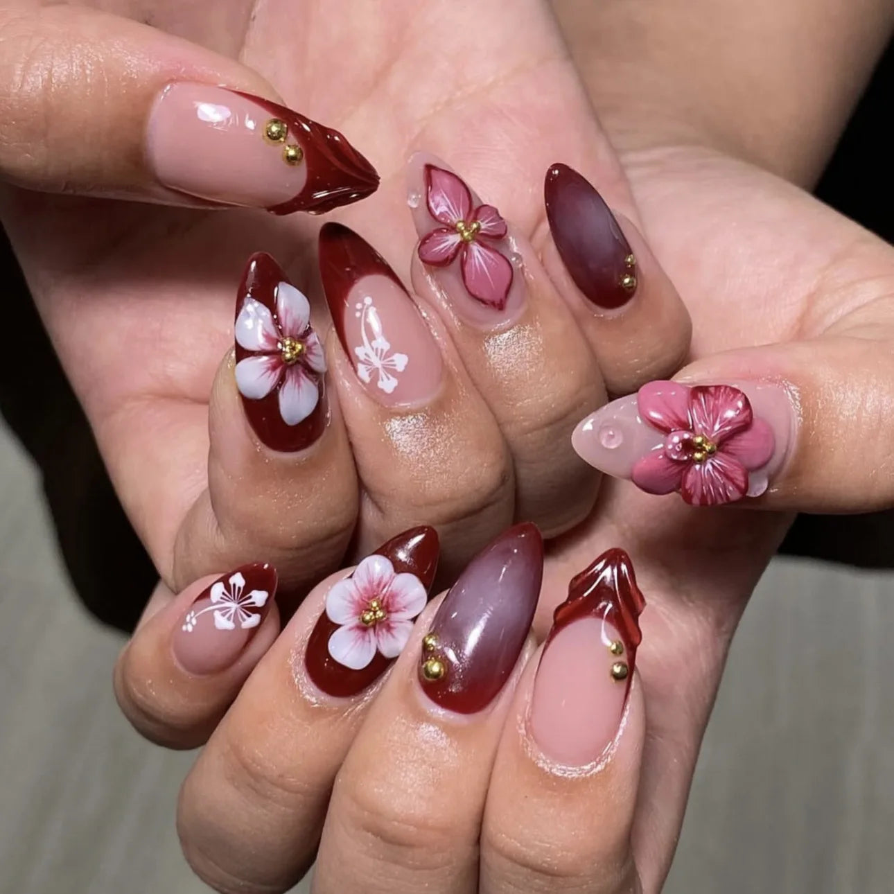 24Pcs/Set French Almond Press on Nails Pink Flower Fake Nails Spicy Girls False Nail Artificial Tips 네일팁 Накладные Ногти Uñas