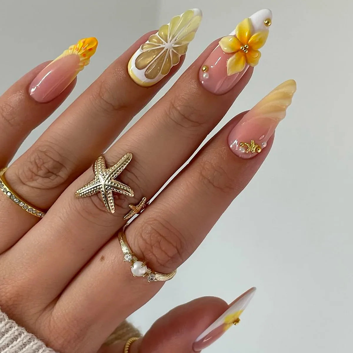 24Pcs/Set French Almond Press on Nails Pink Flower Fake Nails Spicy Girls False Nail Artificial Tips 네일팁 Накладные Ногти Uñas