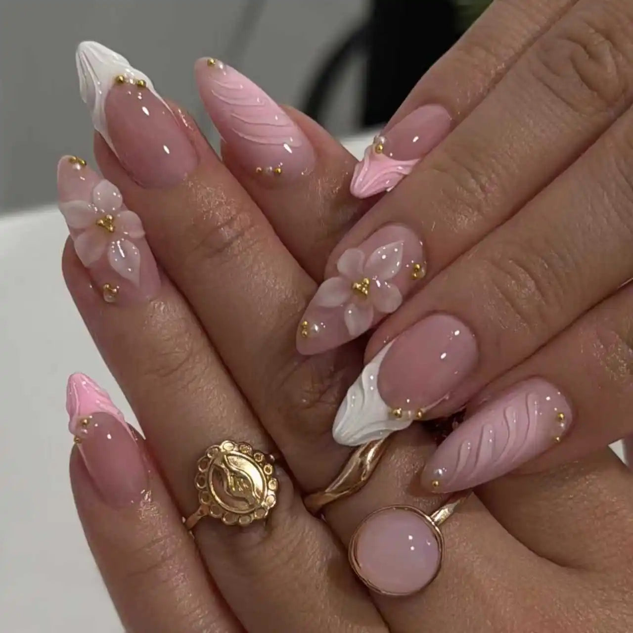 24Pcs/Set French Almond Press on Nails Pink Flower Fake Nails Spicy Girls False Nail Artificial Tips 네일팁 Накладные Ногти Uñas