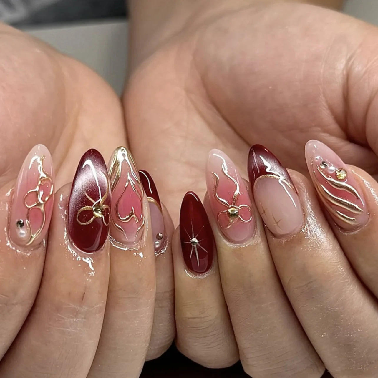24Pcs/Set French Almond Press on Nails Pink Flower Fake Nails Spicy Girls False Nail Artificial Tips 네일팁 Накладные Ногти Uñas